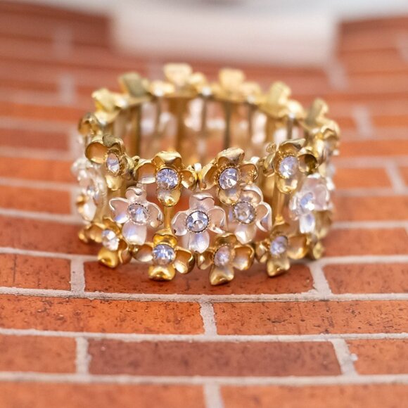 7 inch, Vintage Intricate Flowers Gold Tone Bracelet - WX9 - Picture 1 of 3